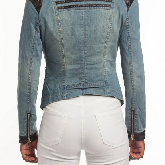 Shoes - Picture 5 of 8